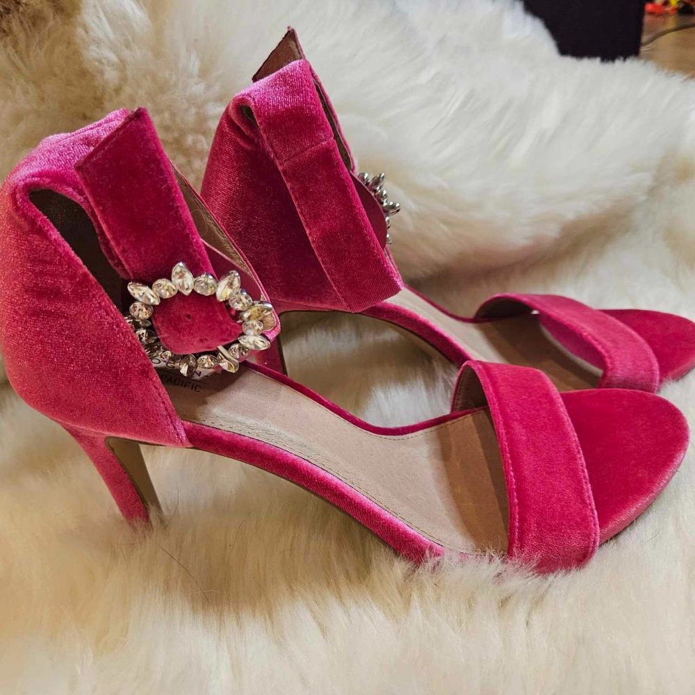 Halogen x Atlantic Pacific Alesia Velvet Jewel Sandal Pink Women's Size 8